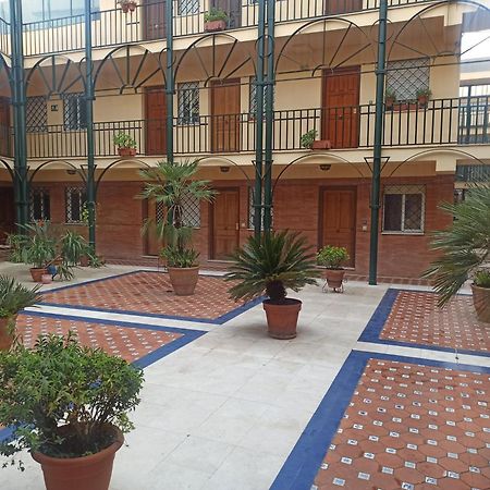 En Patio Sevillano Alameda-Isla Magica מראה חיצוני תמונה