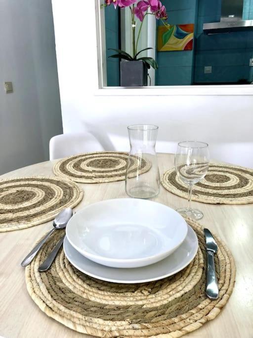 En Patio Sevillano Alameda-Isla Magica מראה חיצוני תמונה